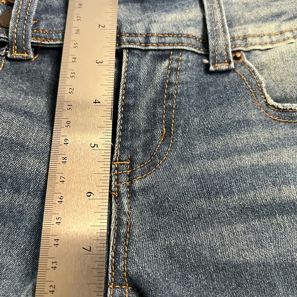 VGC Junior's SIMPLE SOCIETY, SIZE 3/26, Low Rise Jeans - Picture 12 of 12